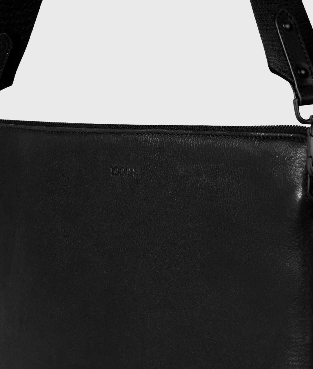 10 DAYS THE FORMAL POUCH