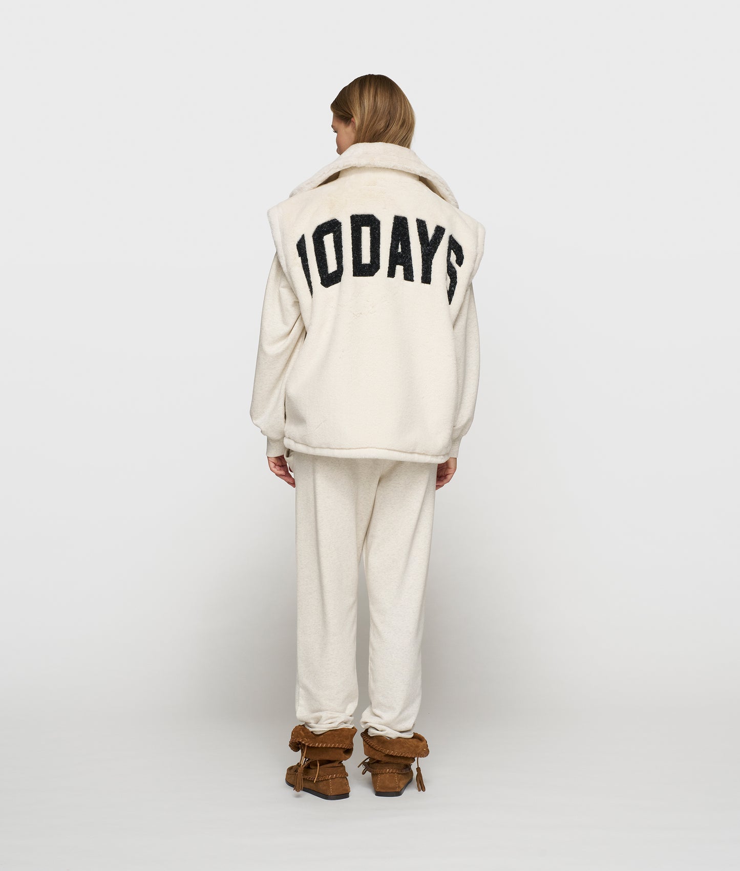 10 DAYS STATEMENT LAMMY GILET