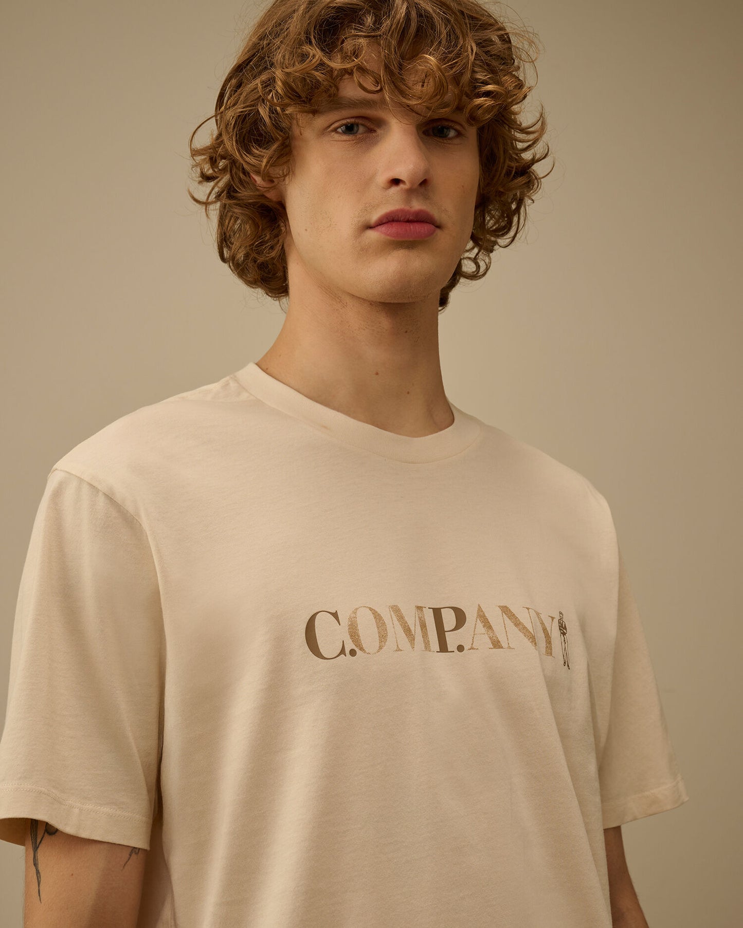 CP COMPANY 30/1 JERSEY SHORT SLEEVE CHEST LOGO T-SHIRT