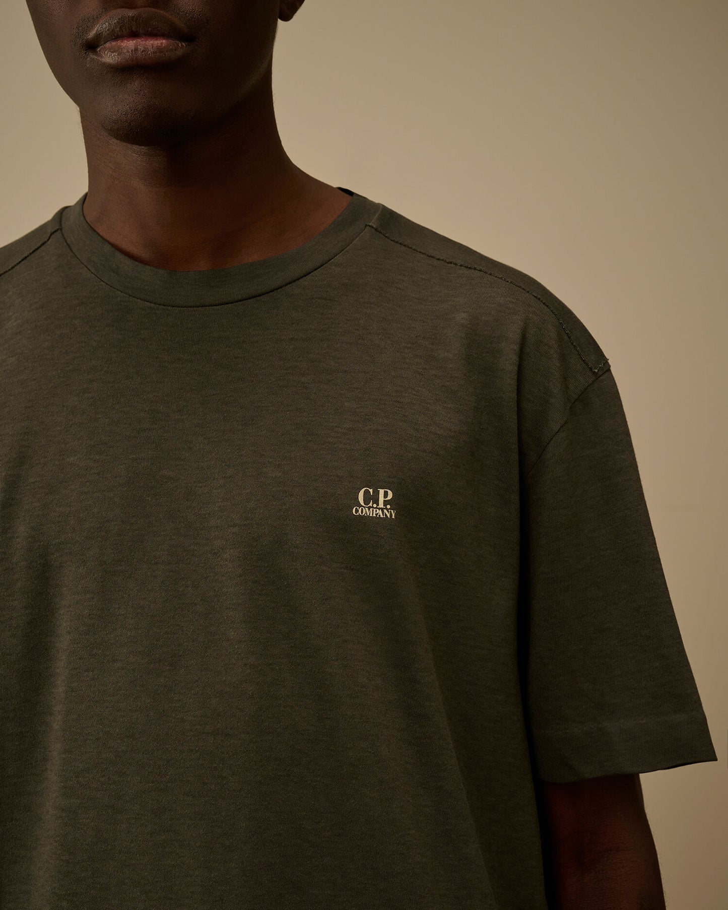 CP COMPANY 20/1 JERSEY PLATED LOGO T-SHIRT