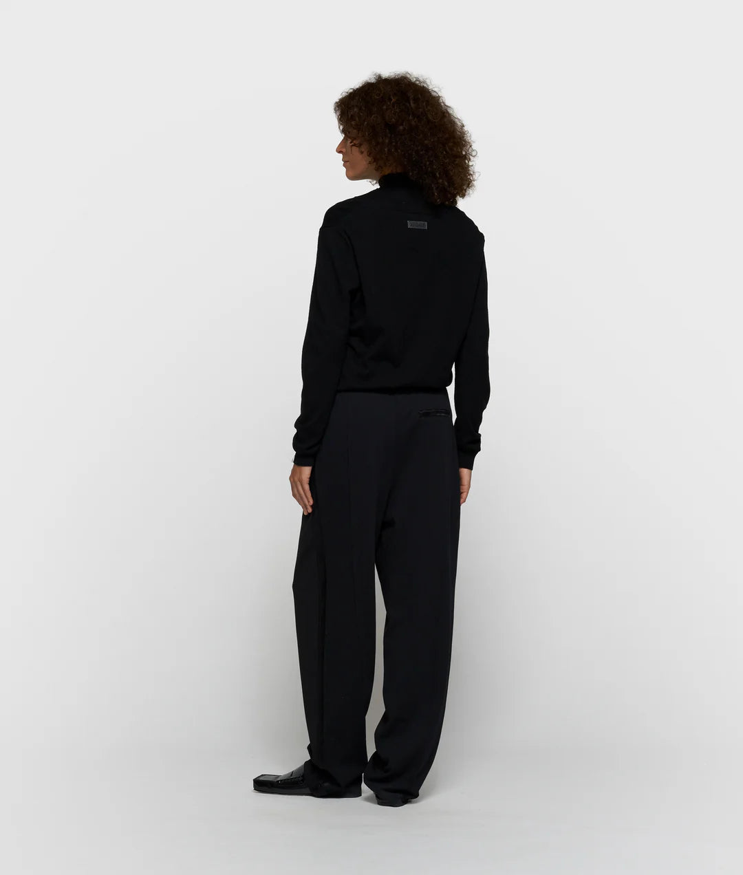 10 DAYS DEEP NECK KNIT SWEATER